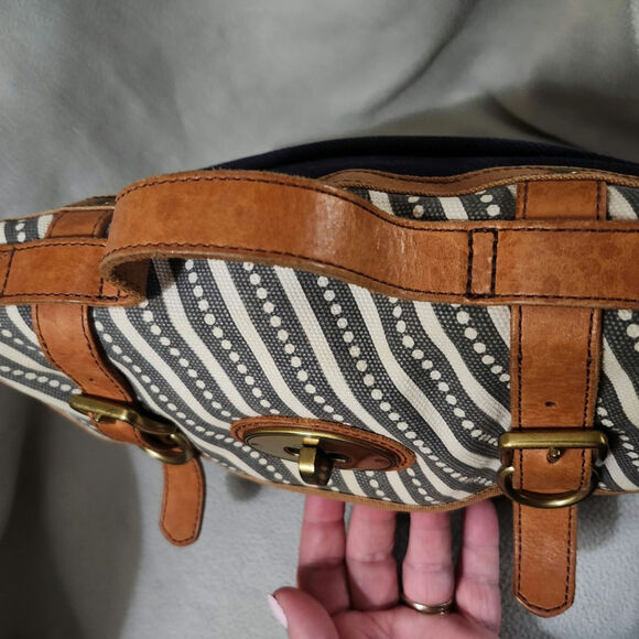 Fossil Brand Canvas Flap Twist Lock Messenger Bag Crossbody Purse Blue Leather - Picture 7 of 13